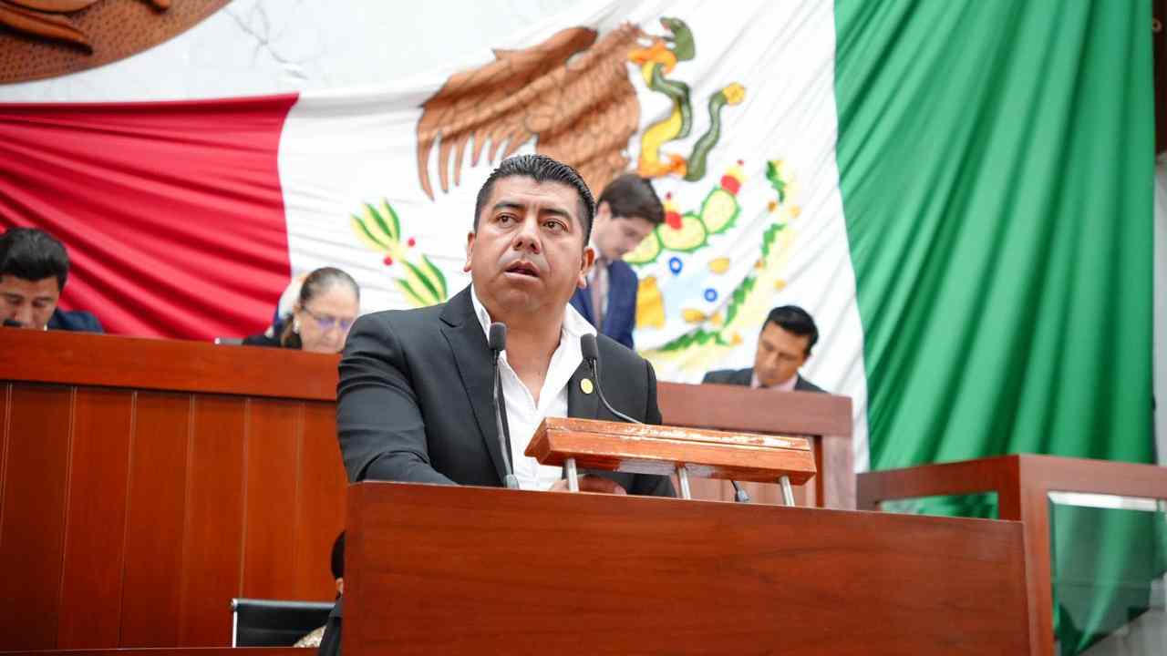 Diputado Jaciel González presenta iniciativa de reforma a Ley de Educación para el Estado de Tlaxcala para fortalecer la orientación vocacional