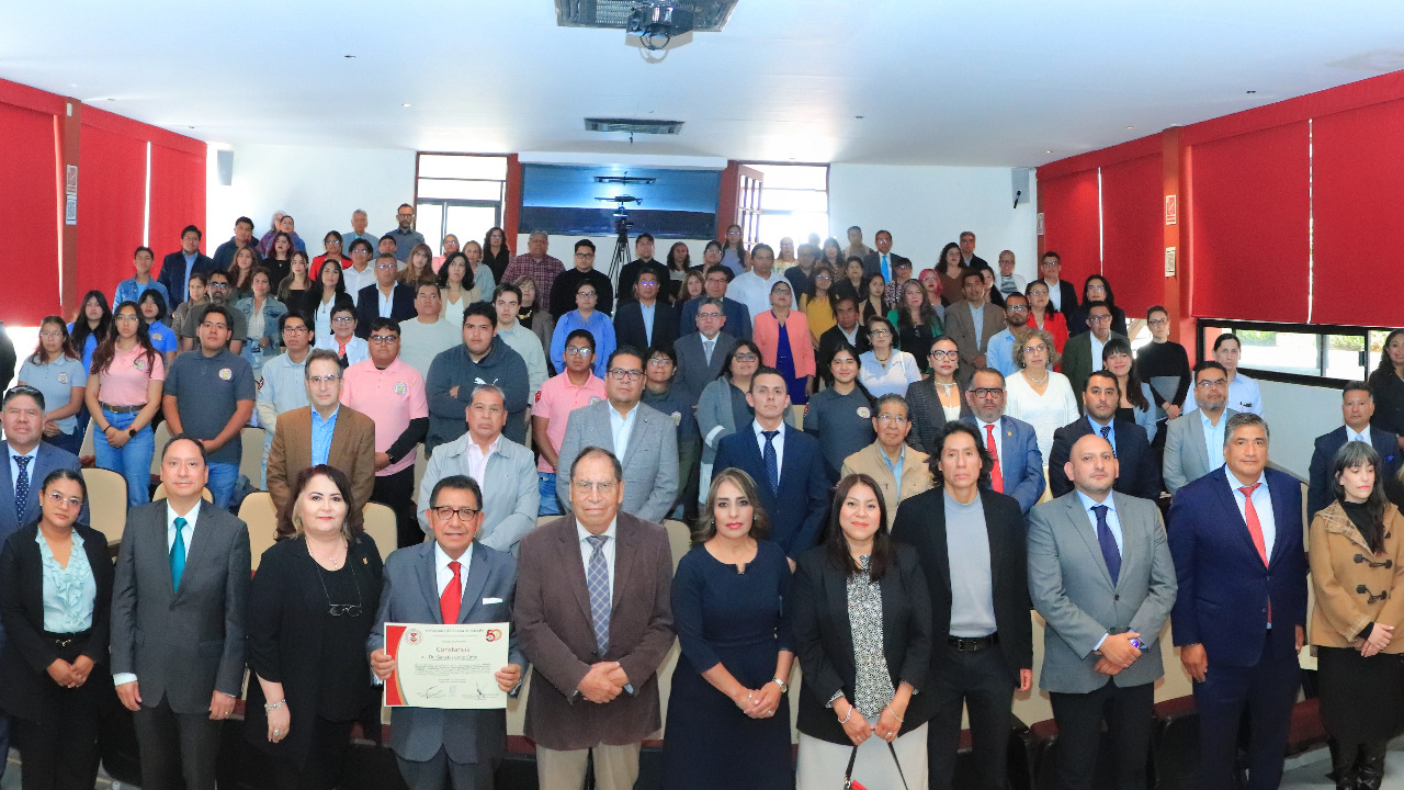 Consolida la UATx espacios de reflexión e investigación para atender problemáticas sociales