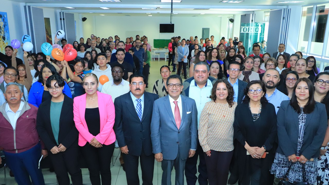 Rector de la UATx da posesión del cargo  a nuevos directores de Facultad y UAM