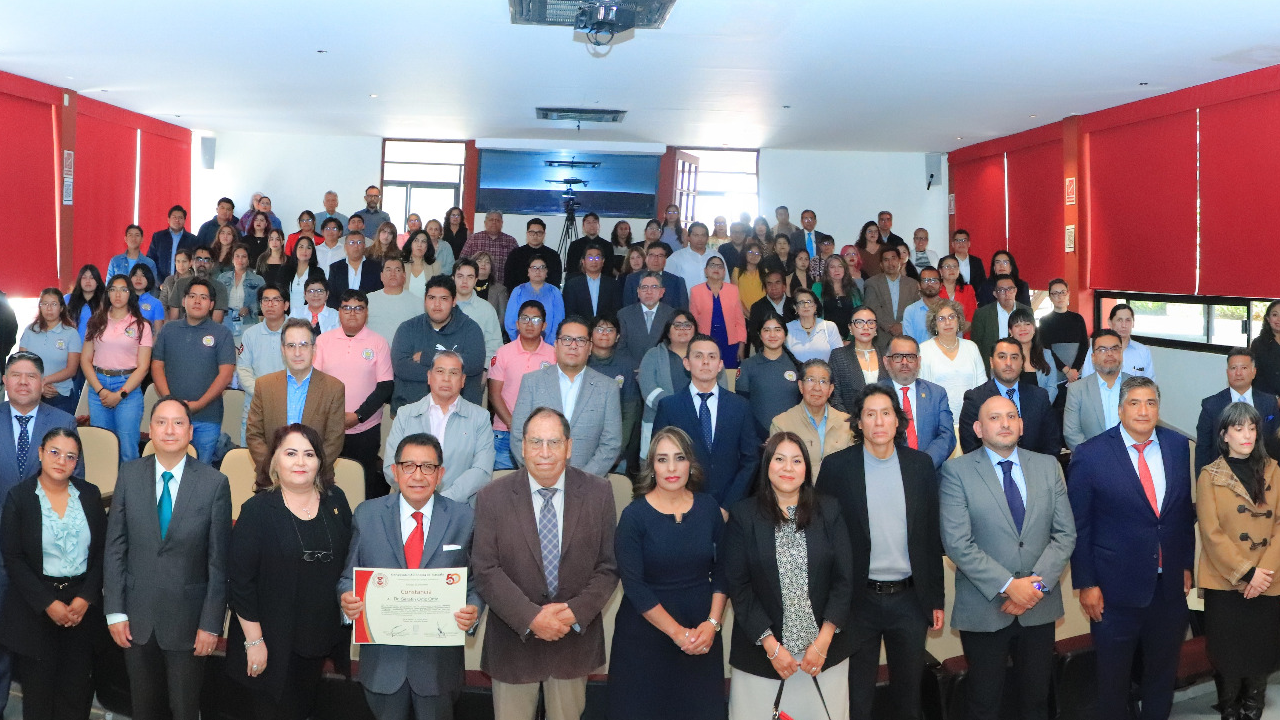 La UATx consolida espacios de reflexión e investigación para atender problemáticas sociales