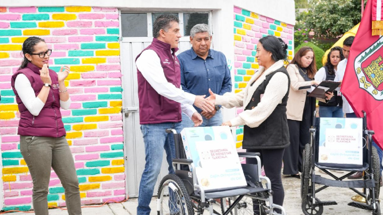 Gestiona alcalde Alfonso Sánchez apoyos para mejorar viviendas y movilidad de familias de Cuauhtelulpan