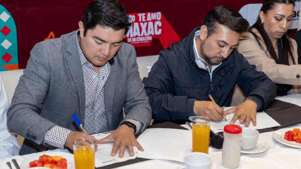 Huamantla y Amaxac de Guerrero fortalecen lazos de cooperación con hermanamiento municipal