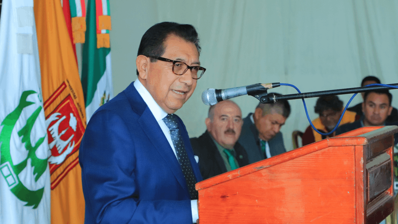 Preside Rector de la UATx la celebración por el Día del Padre del STUAT