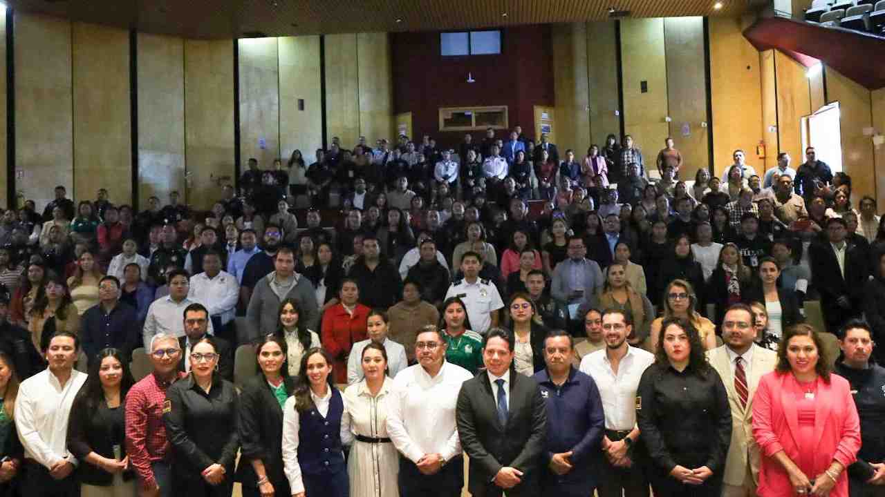 Zacatelco presenta una política pública que fortalece a las familias