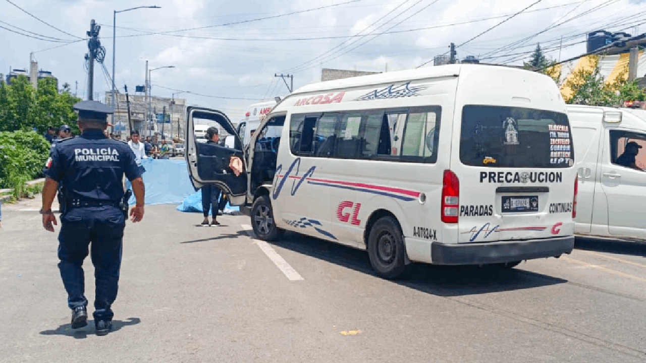 Policía municipal de Tlaxcala detienen a conductor y resguardan zona tras atropellamiento en Acuitlapilco