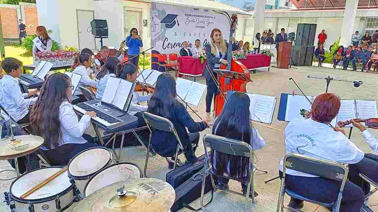 Ensamble Yoloxóchitl conquista a estudiantes de Ocotlán en presentación organizada por el Ayuntamiento de Tlaxcala