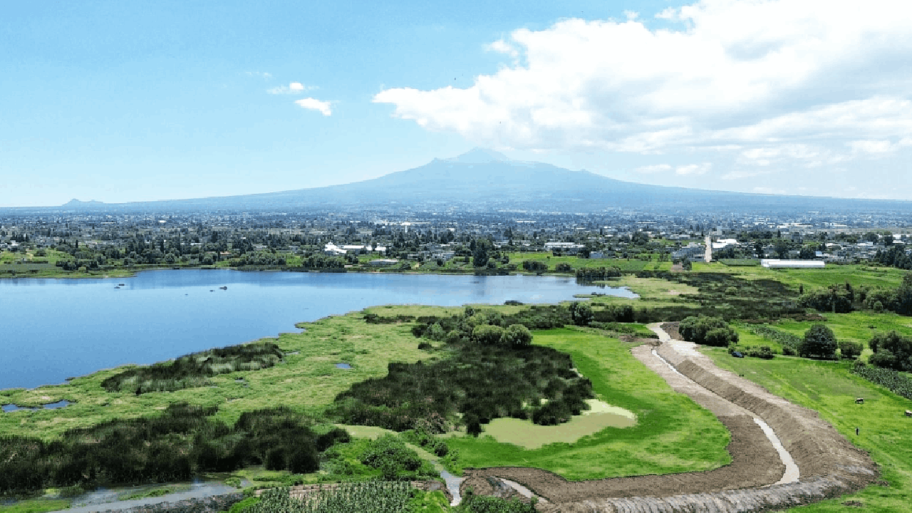 Ayuntamiento de Tlaxcala avanza en la recuperación de la laguna de Acuitlapilco