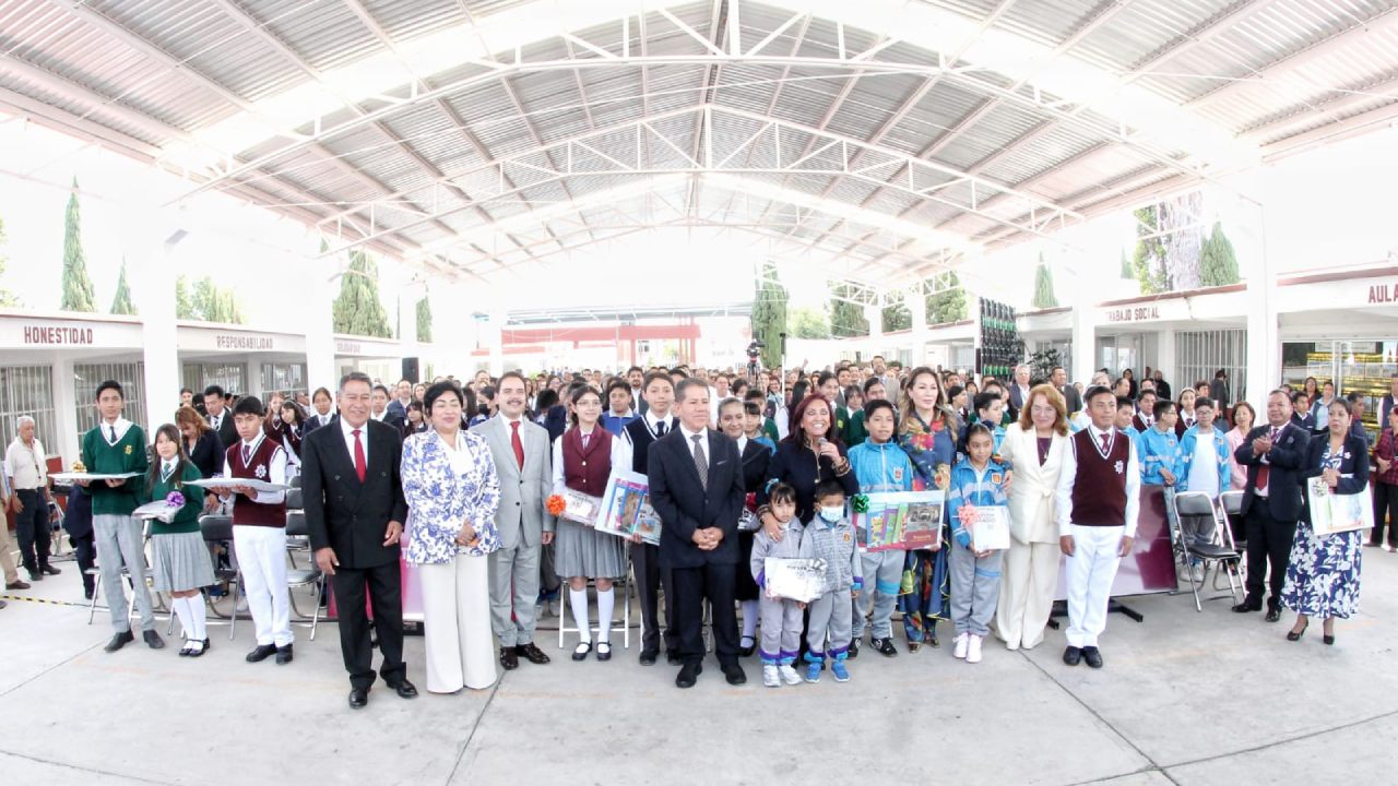 Alcalde Carlos López Suárez acompañó el inicio del ciclo escolar 2026-2027 en la capital de Tlaxcala