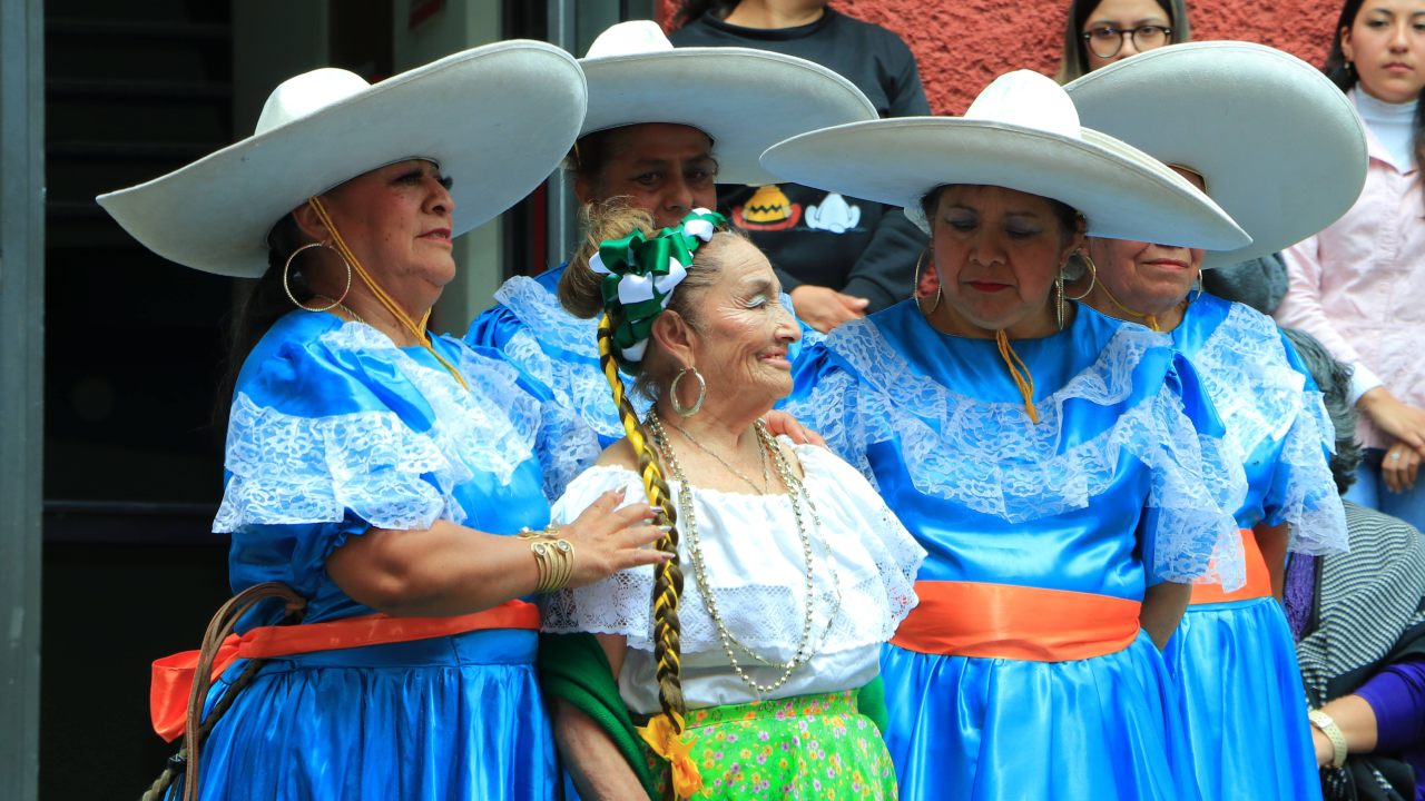 FCDH-UATx rescata saberes y experiencias de personas mayores
