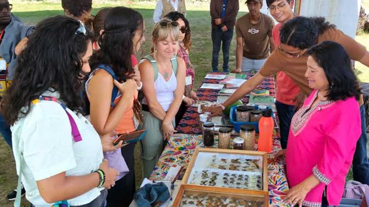 Estudiantes de la Maestría Internacional GLOBE visitaron el Jardín Etnobiológico de la UATx