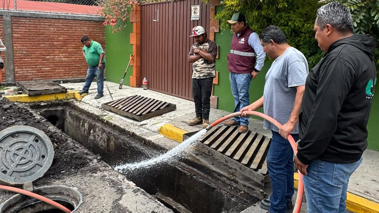Gobierno municipal de Tlaxcala atiende desazolve de drenaje y rejillas pluviales en Tlapancalco
