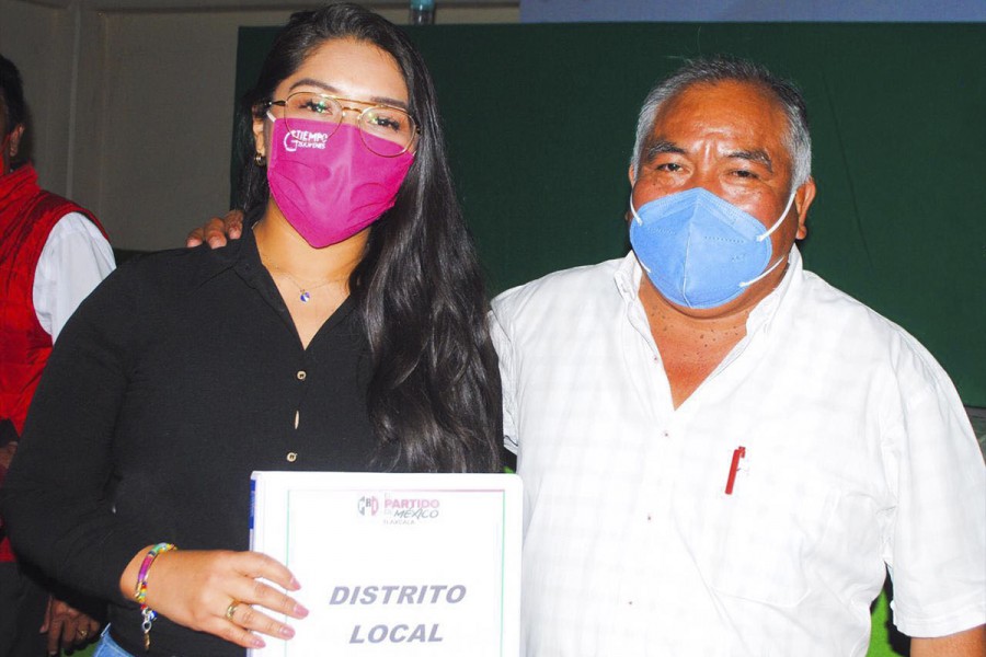 Recibe Gamaly Cortés constancia cómo candidata a diputada local por el distrito VIII