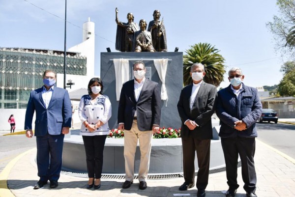 Develan en la capital monumento a los Niños Mártires de Tlaxcala