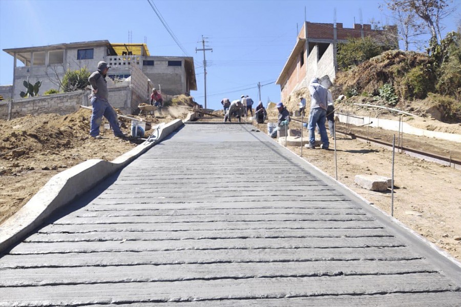 Se lleva a cabo la construcción de pavimento en concreto en el Ayuntamiento del Municipio de Ixtacuixtla de Mariano Matamoros