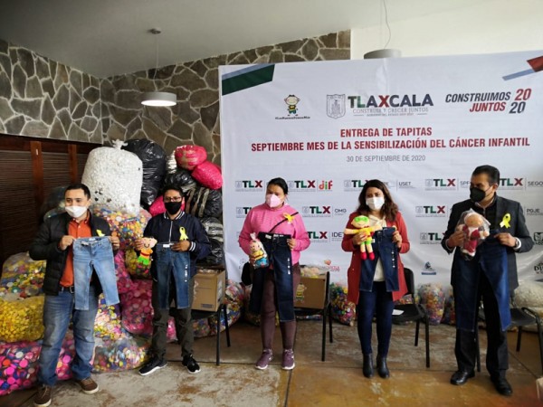 Entrega ITJ dos toneladas de tapas de plástico para apoyara a niños con cáncer