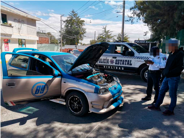 La @SSC_TLX asegura vehículo con aditamentos policiales en Huamantla @GobTlaxcala