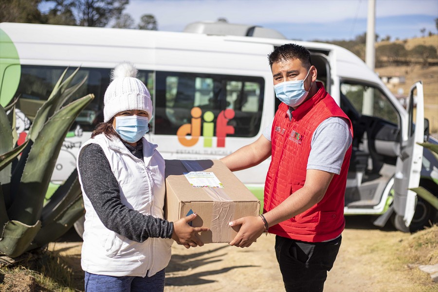 Inician DIF estatal y supérate entrega de 25 mil despensas a familias de los 60 municipios