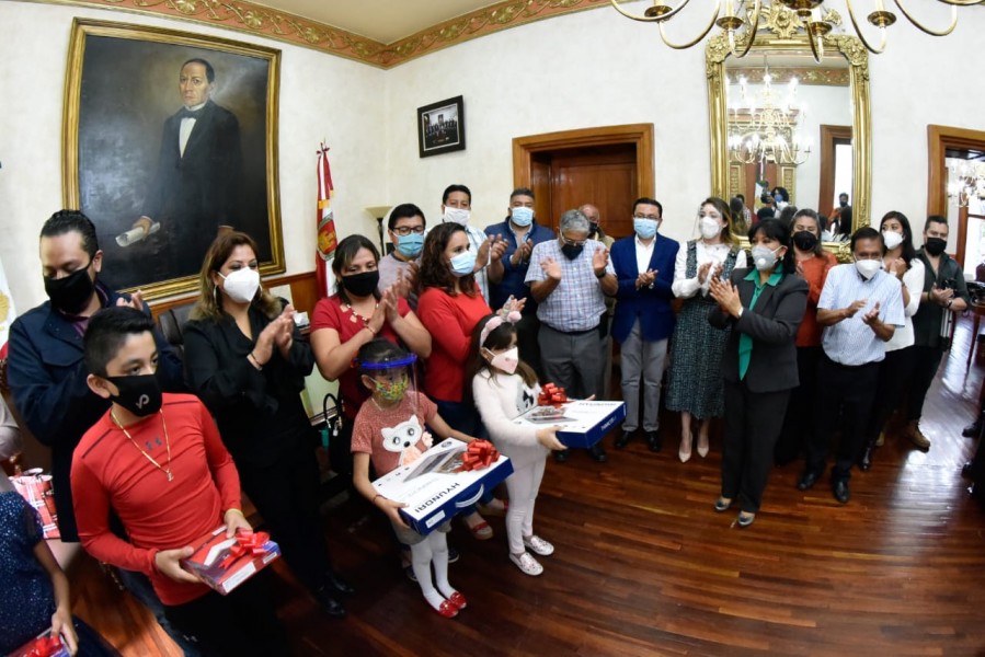 Entregan premios de concurso “Ponle nombre a nuestras mascotas del Esterilitón” @AnabelAvalosTlx @AytoTlaxcala @GobTlaxcala