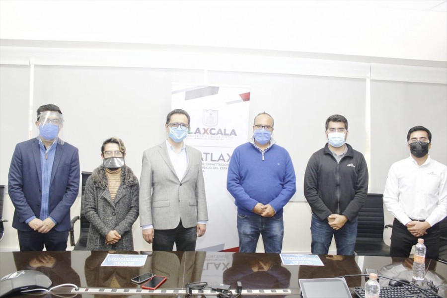 Firman ICATLAX y SAINT GOBAIN convenio de colaboración en materia de capacitación laboral