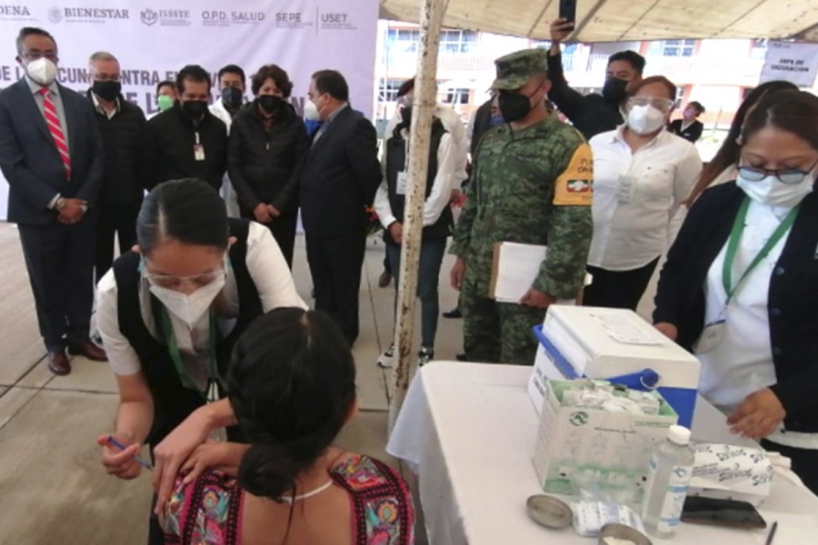 Tlaxcala inicia vacunación a personal educativo