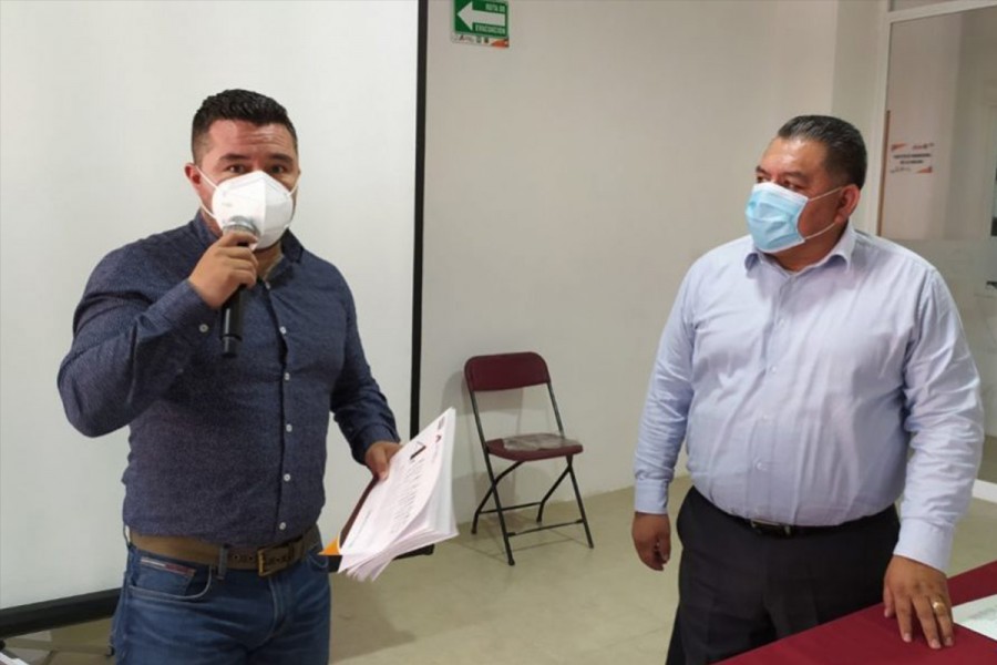 Por arrebatar candidatura de Apetatitlán por morena se queda solo Carlos David Robles