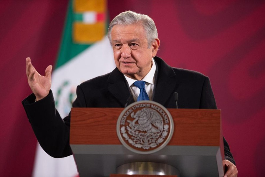 Andrés Manuel López Obrador aplaude a CFE por reconocer que documento sobre apagón era falso