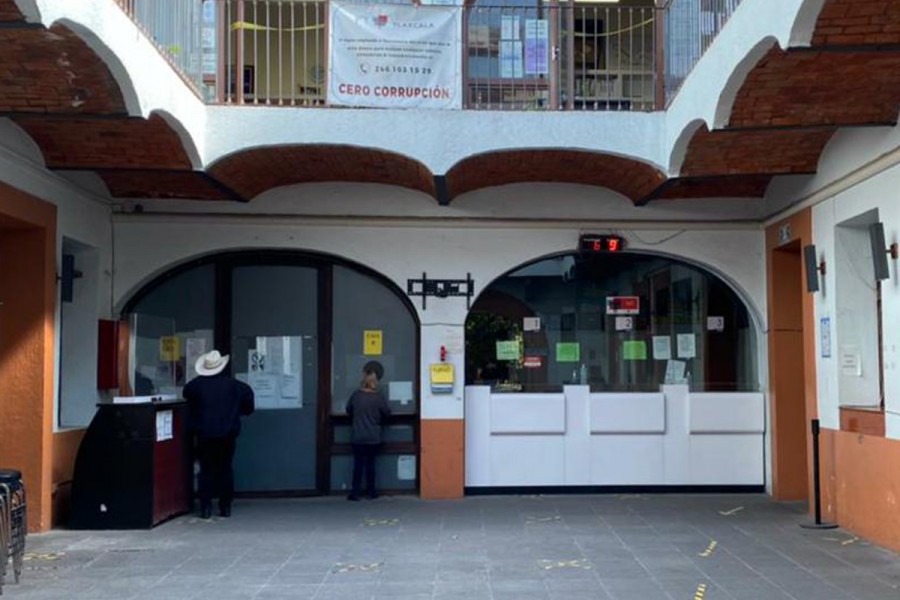 Continúa atención a contribuyentes en Tesorería de la capital