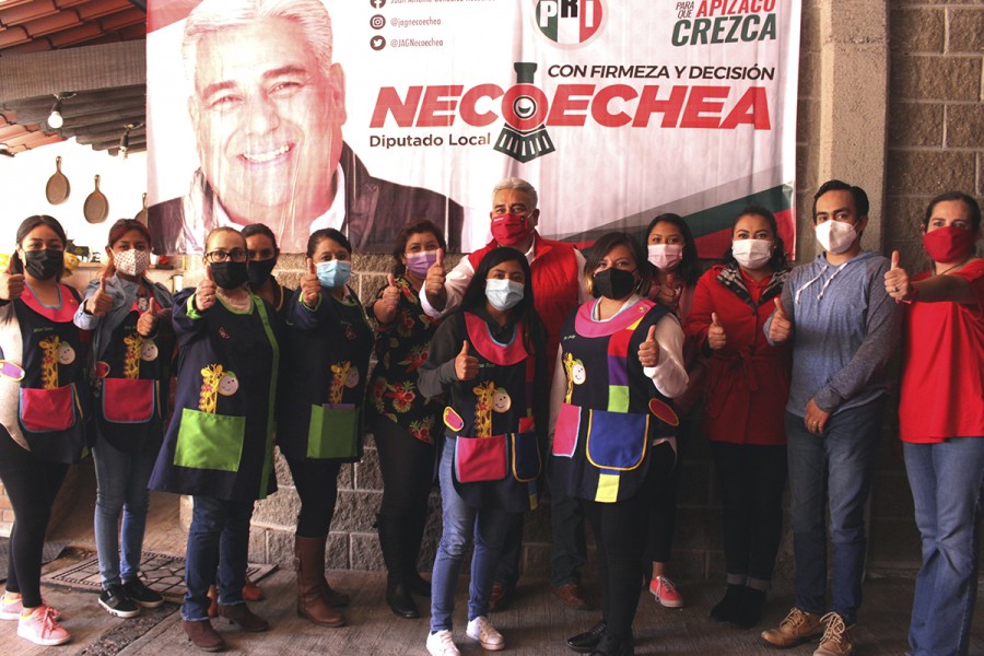 Se compromete Necoechea con el sector educativo de Apizaco