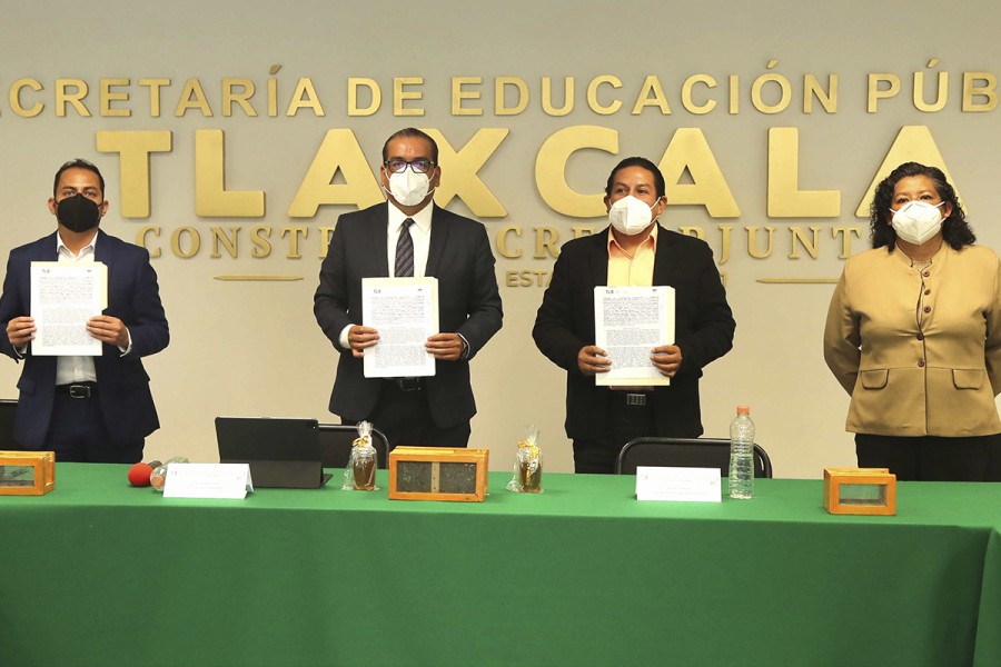 Firma SEPE-USET convenio de colaboración en el Instituto Nacional de Técnicos en Apiterapia de México