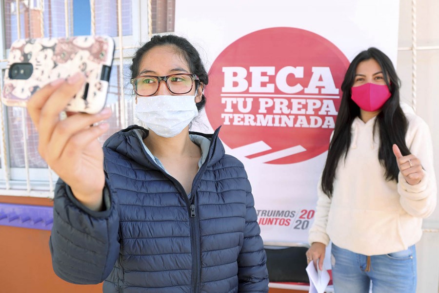 Gobierno del Estado beneficia a más de 19 mil estudiantes con el sistema estatal de becas