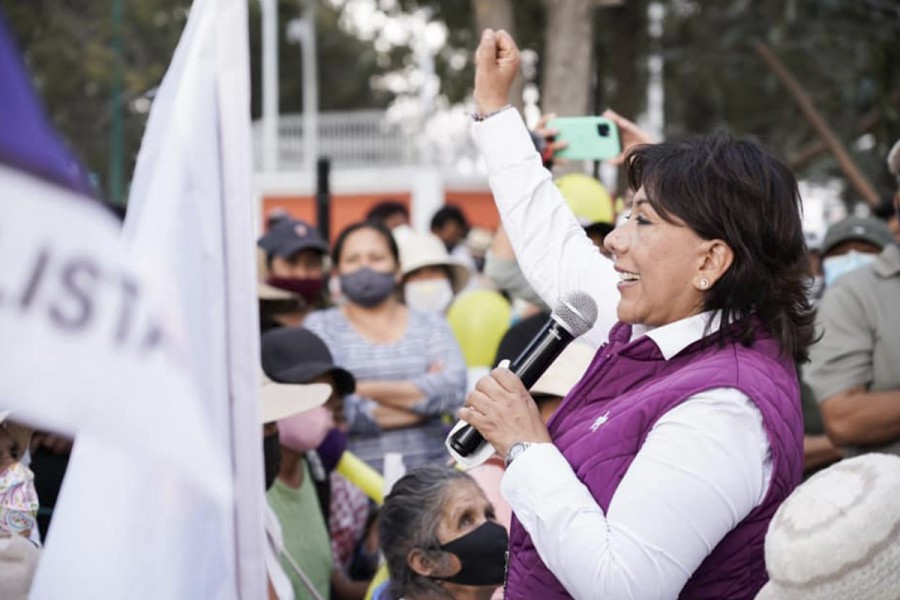 Anabell Ávalos sostiene reuniones de adhesión en Huamantla