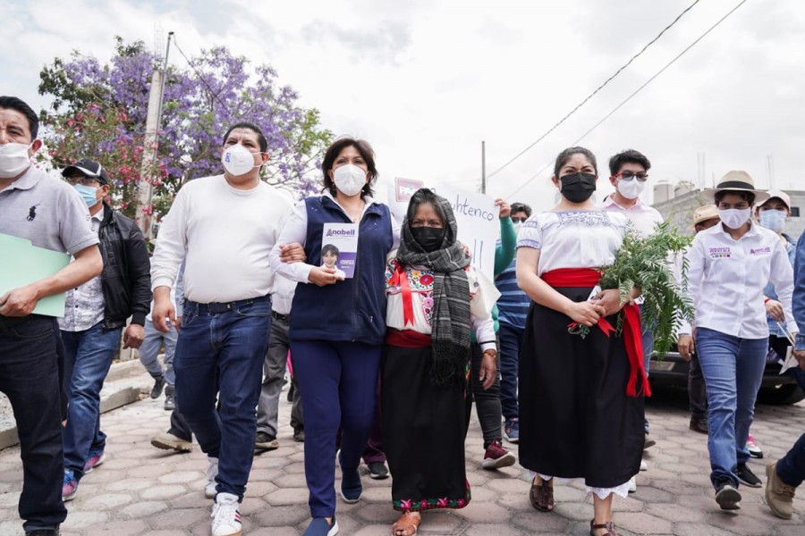 Con diálogo y propuestas, Anabell Ávalos recorre Contla