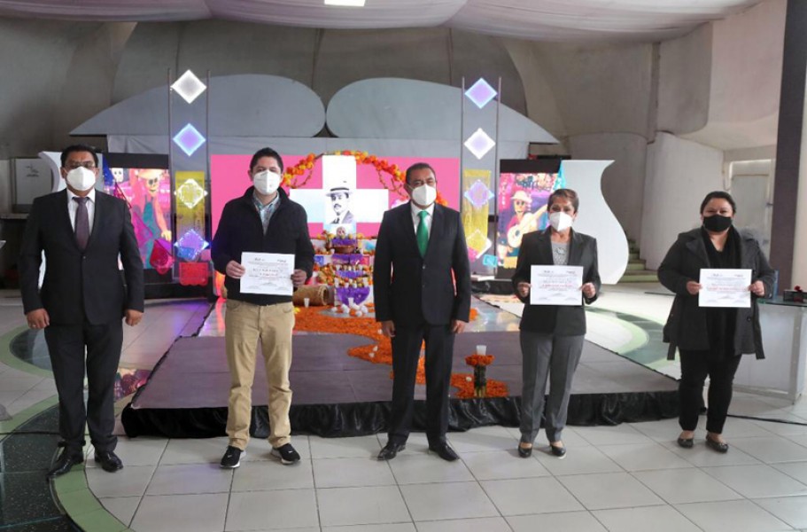 Premian a escuelas particulares en concurso estatal de ofrendas a distancia